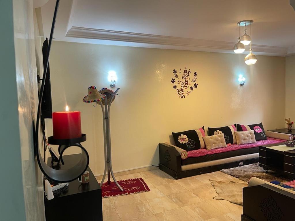 Magnifique Appartement Spacieux Confort Propre Familial 2 Chambres Salon Et Salle A Manger A 20Mn A Pied De Place Jemaa El Fina 4 Piscines Dans Espace De Golf A 12 Mn En Voitures L Entree Est Gratuit Pour La Clientele Ouvert Entre 10H Et 20H Marrakesh Exterior photo